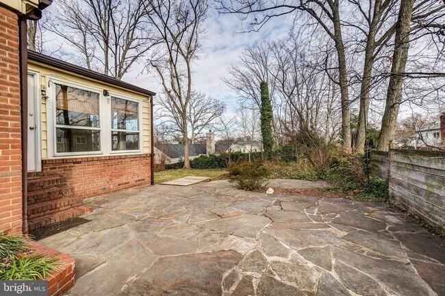 Building Photo - 2809 Pierpont St