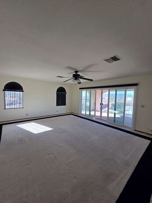 Building Photo - One of Kind 3 bed/2.5 bath home with 3 car attached garage located in BHC.