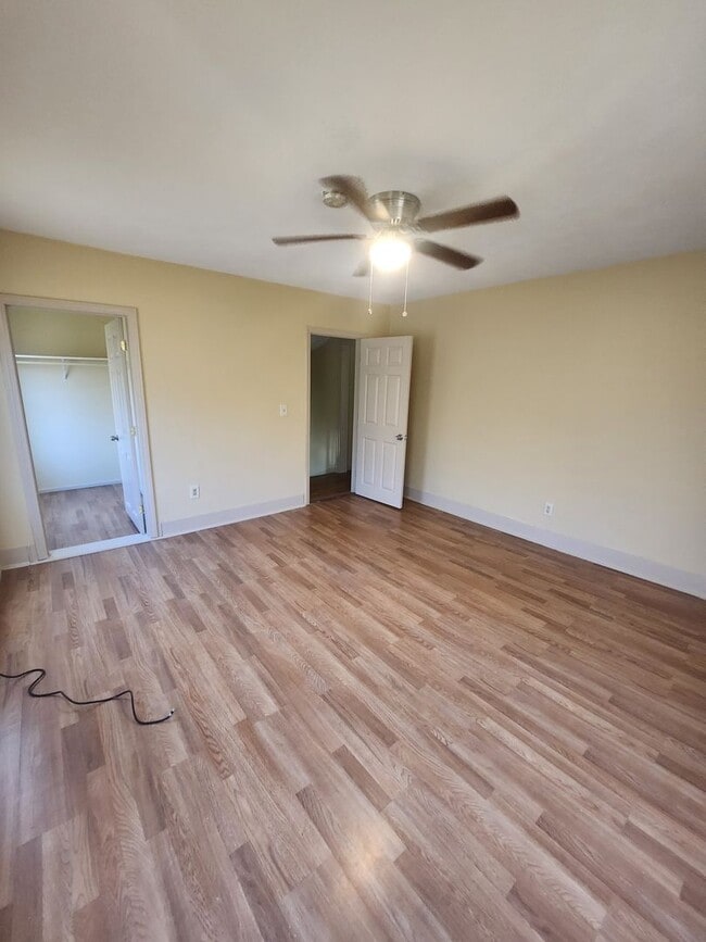 Building Photo - Single Family 4 Bd 2 Bath With Office and ...