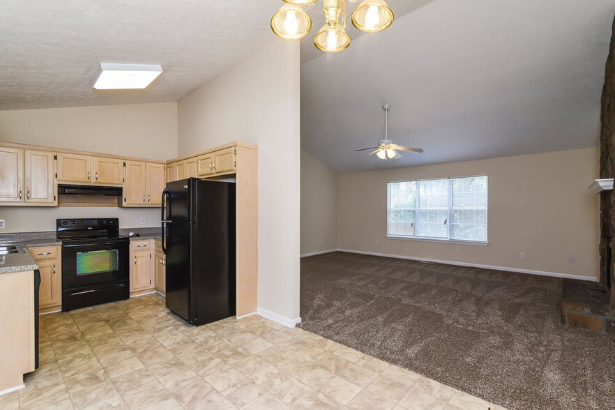 Building Photo - 9670 Crestview Terrace