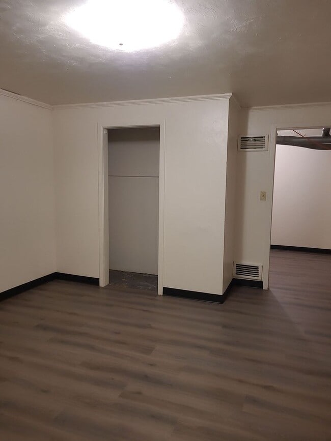 Building Photo - Ephrata House with Full Basement