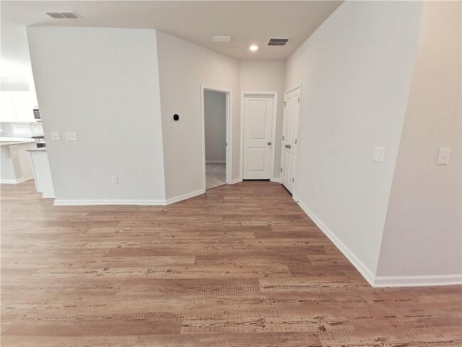 Building Photo - 154 Green Love Ln