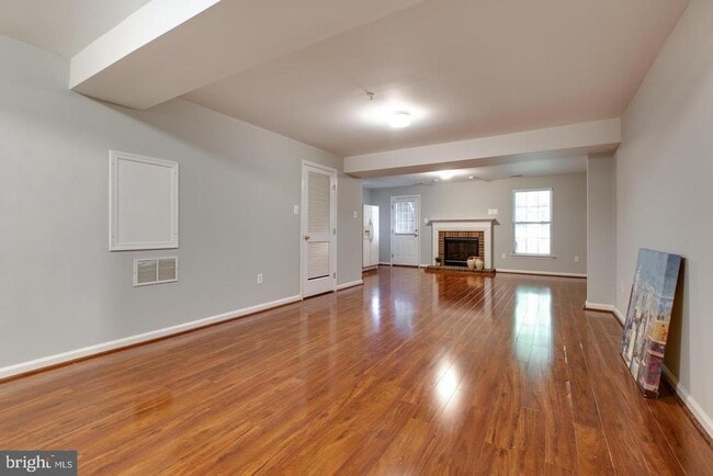 Building Photo - 8832 Papillon Dr