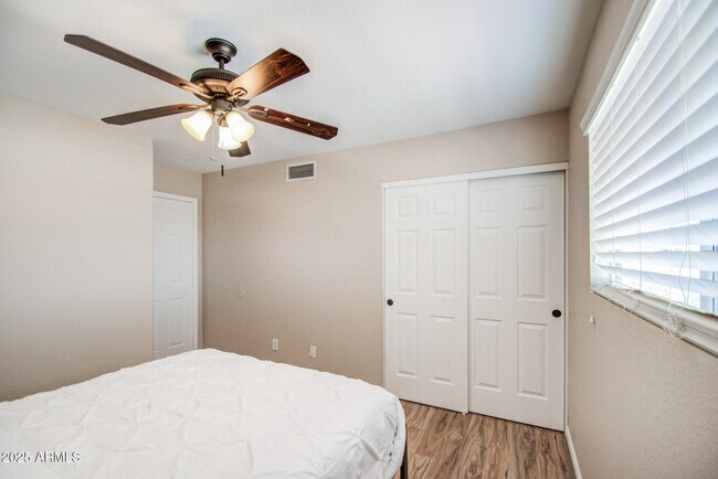 Building Photo - 6832 W Morrow Dr