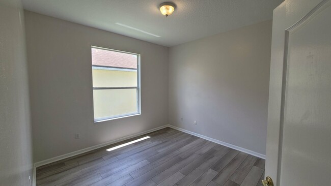 Building Photo - 15317 Markham Dr