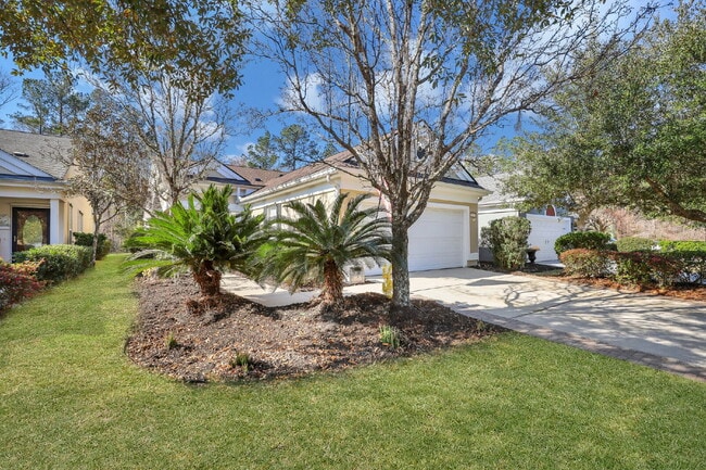 Building Photo - Charming 2-Bedroom, Plus Den Home with 2 Full Bathrooms in Sun City- Must See!