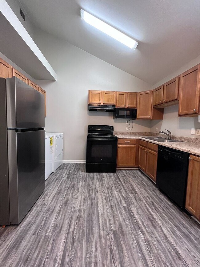 Building Photo - 1707 S Calhoun St