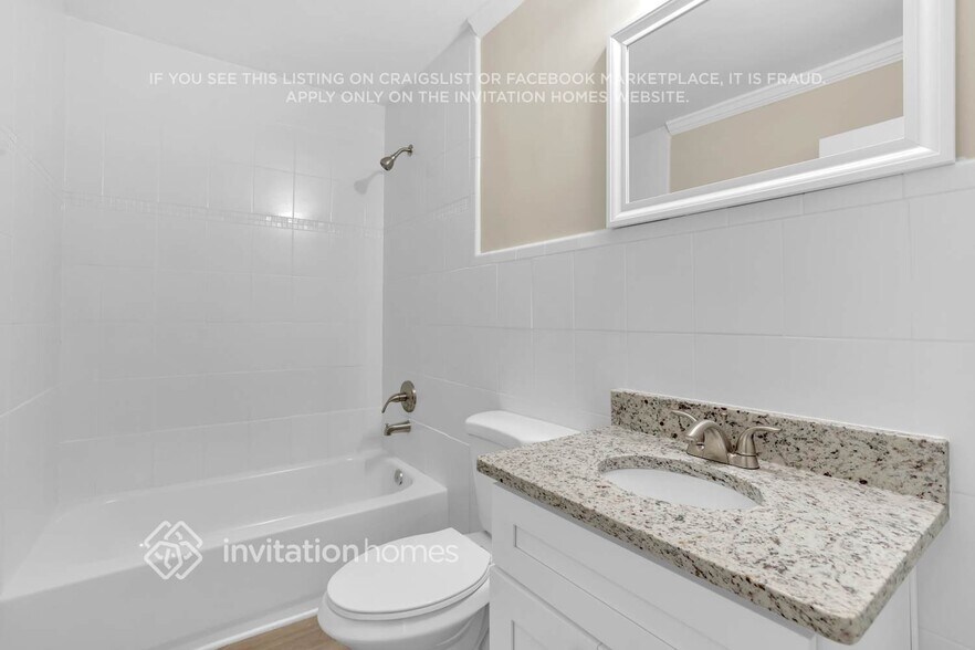 Building Photo - 2527 Judson Ave