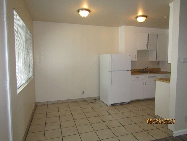 Building Photo - Cozy Updated One Bed One Bath Apartment Near Downtown Santa Rosa! $1,600/Monthly Includes Water, ...