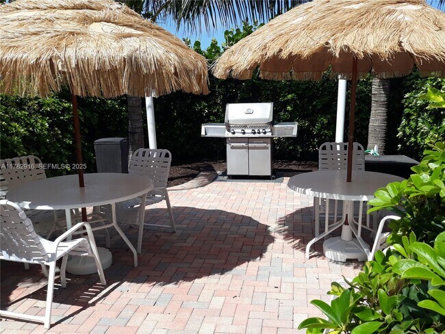 Building Photo - 3880 N Hwy A1A