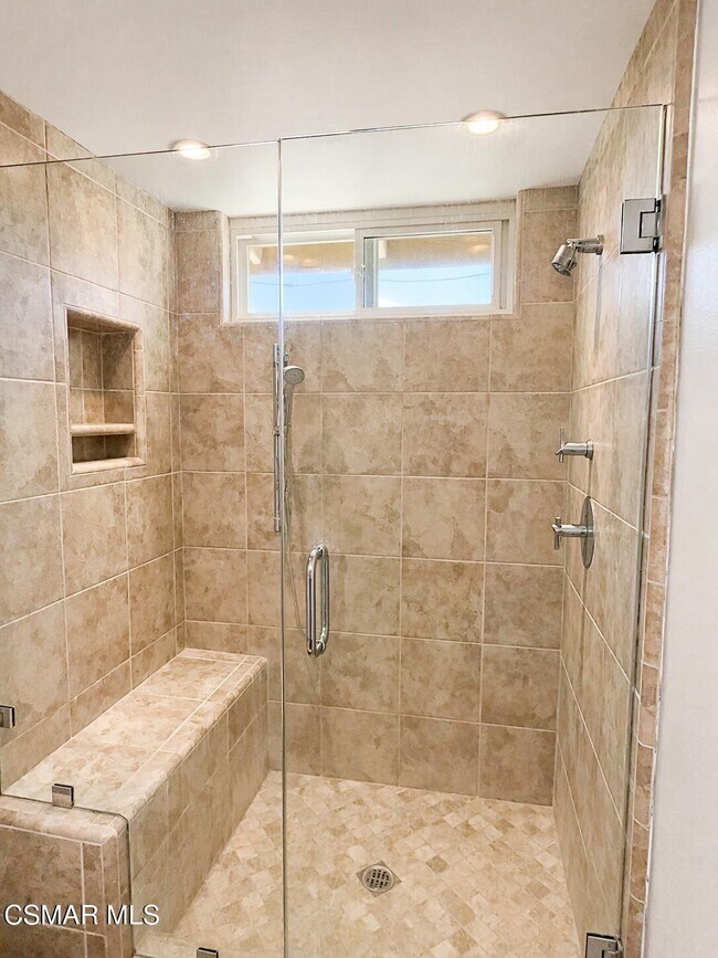 Building Photo - 3271 Rosehill Cir