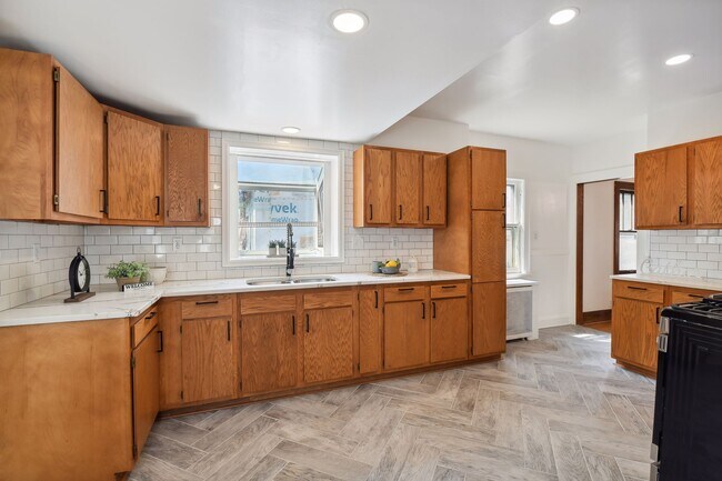 Building Photo - 4105 2nd Ave S