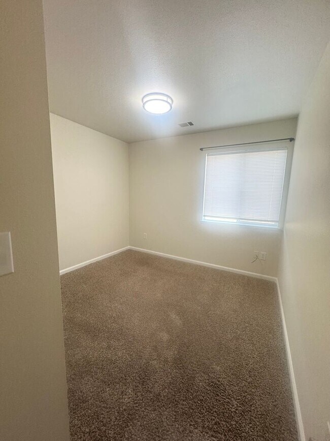 Building Photo - Nice Home in Quail Ridge Estates!!