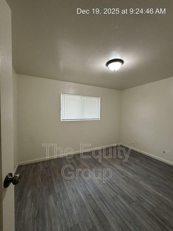 Building Photo - 399 S Valencia Blvd