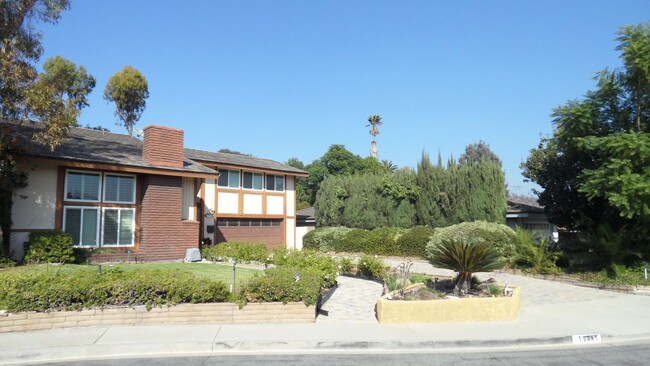 Building Photo - POOL HOME 4BR, 2.5BA, Yorba Linda, Cul-de-...