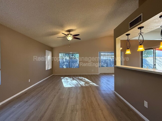 Building Photo - 8771 W Grovers Ave