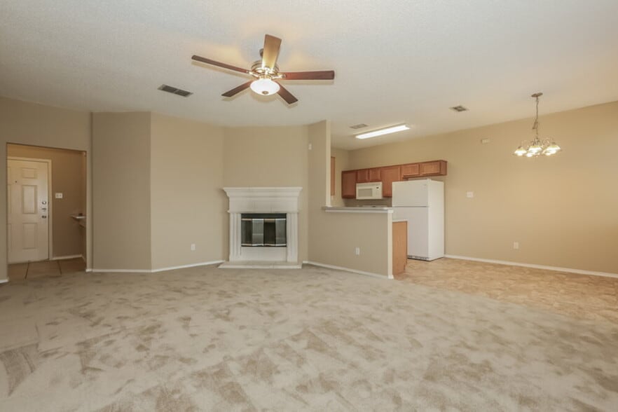 Building Photo - 6416 Freshwater Ln