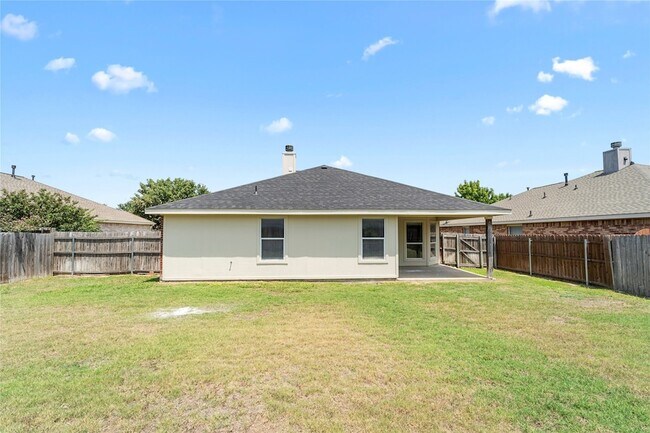 Building Photo - 9825 Tyler Dr