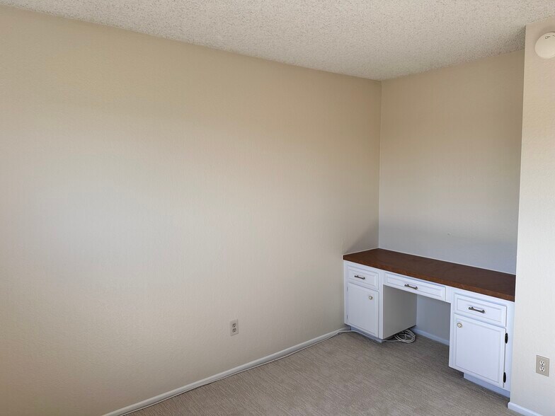 Building Photo - 3218 Tannencrest Dr