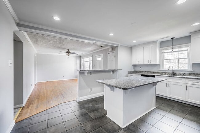 Building Photo - Beautiful Home Near Pony Pasture!