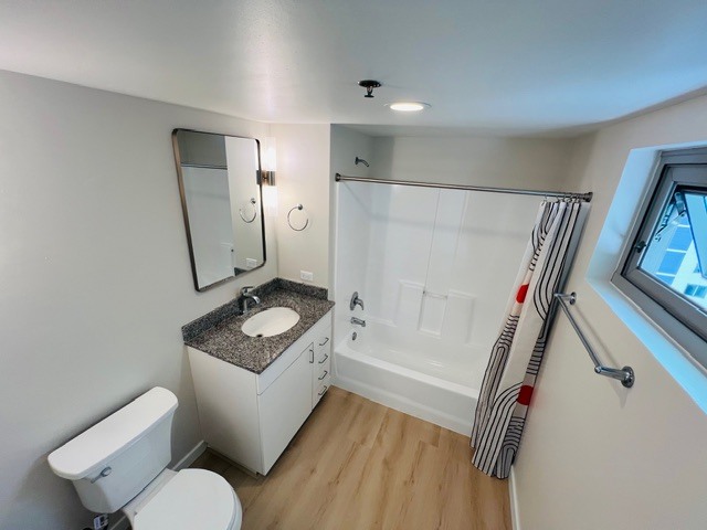 Building Photo - 425 W Beech St