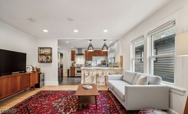 Building Photo - 21 Central Ave