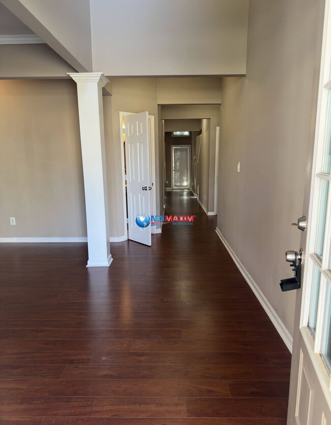 Building Photo - Large 4-bedroom house in the SECKINGER cluster in Buford