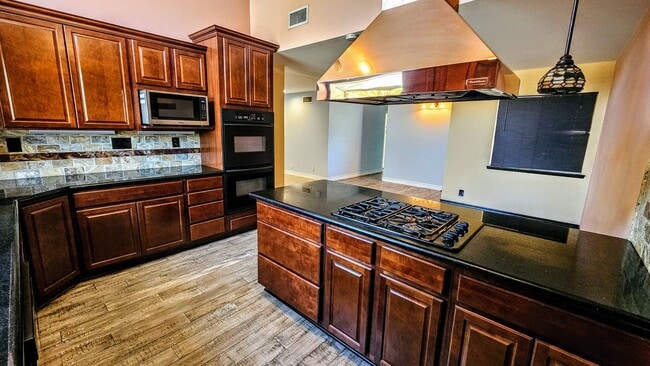 Building Photo - 1042 Lawanda Pl