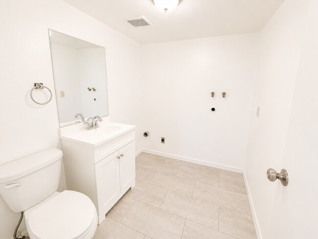 Building Photo - Fortney 4 plex