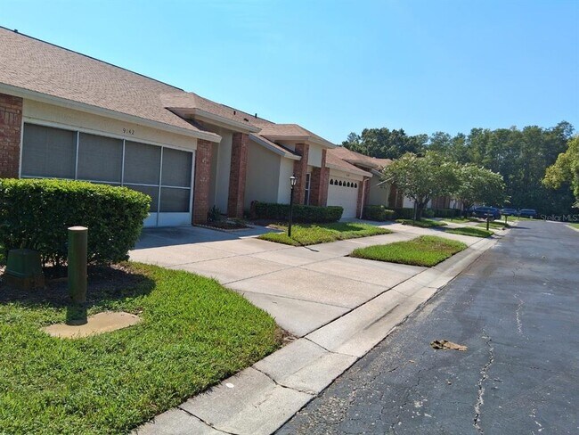 Building Photo - 9142 Cotswald Way