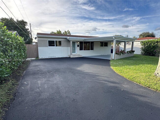 Building Photo - 1718 N 27th Ave