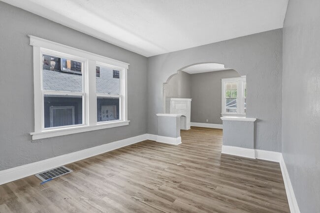 Building Photo - 5721 Floy Ave