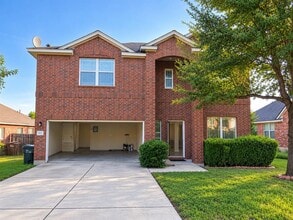 Building Photo - 243 Devonshire Dr