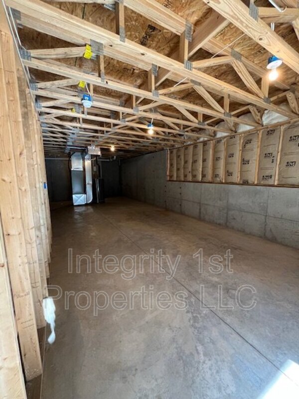 Building Photo - 6311 NE 44th St