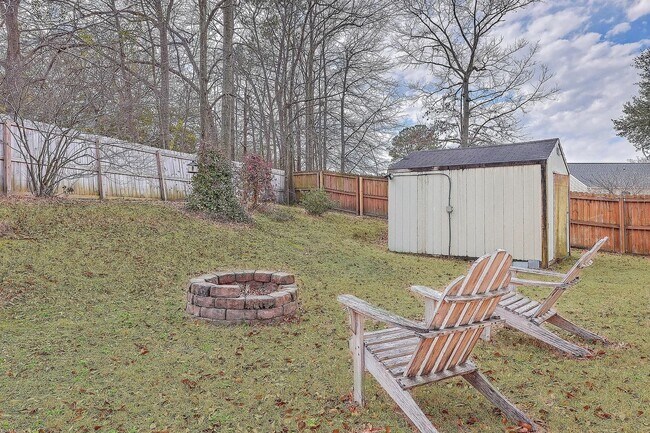 Building Photo - Spacious Living in Goose Creek