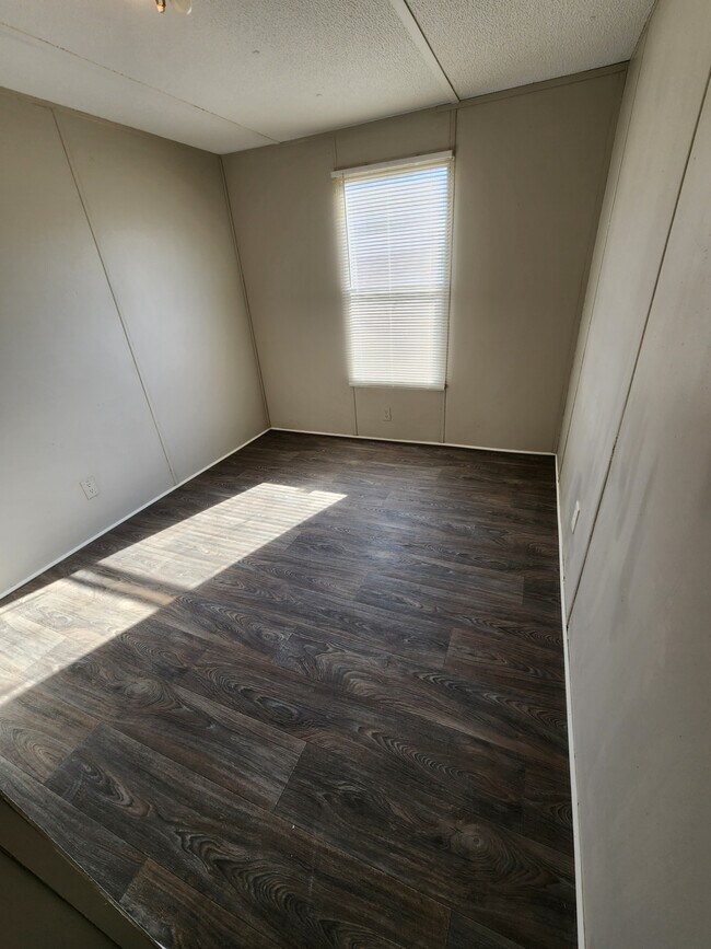 Building Photo - 9513 Hausmond Way