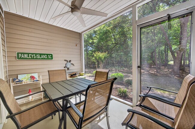 Building Photo - 641 Blue Stem Dr