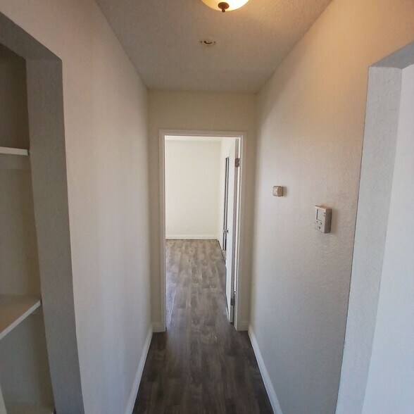 Building Photo - 509 E Ave Q-2