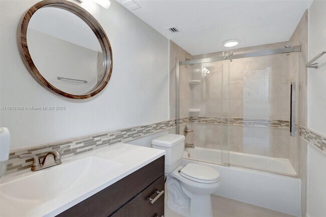 Building Photo - 2851 S Ocean Blvd