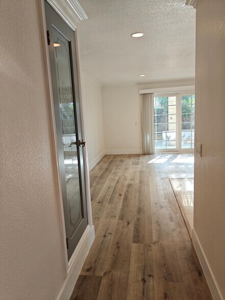 Building Photo - 15192 Tungwood St