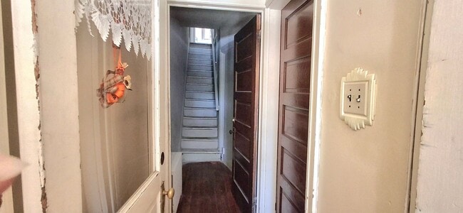 Building Photo - 959 E Philadelphia St