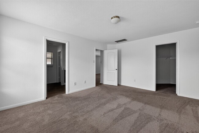 Building Photo - 6014 Wakanda Ln