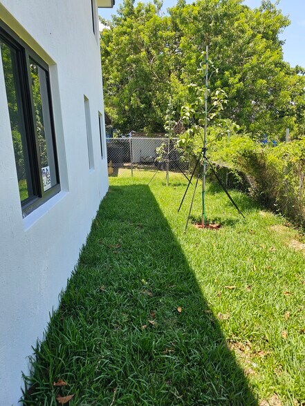 Building Photo - 1749 NW 69th St