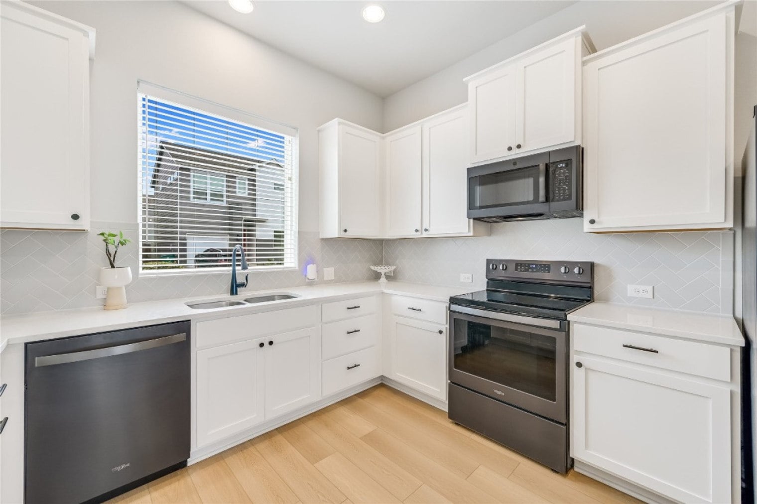 Building Photo - 15109 Casbah Dr