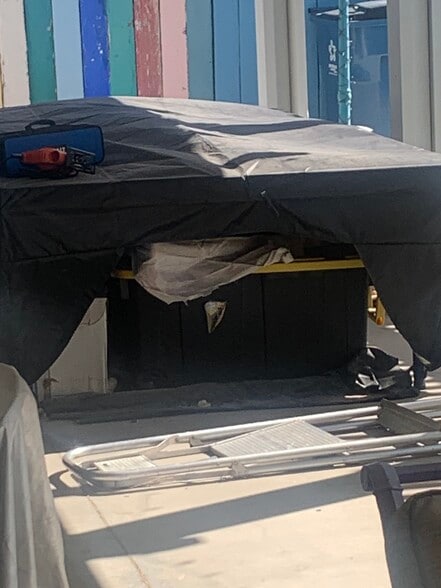 Ping pong table - 1400 Jessica Ave