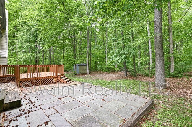 Building Photo - 240 Timber Knoll Dr
