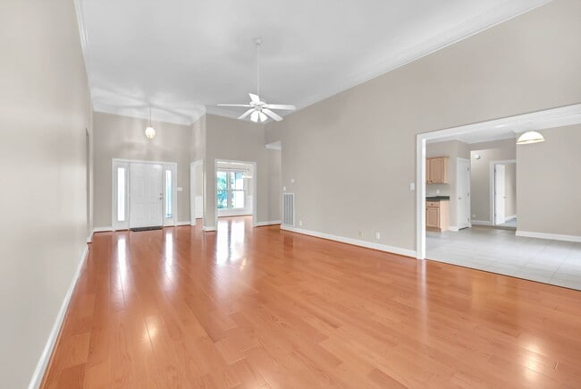 Building Photo - 4276 N Woodstock Dr