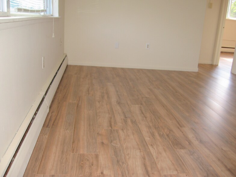 Building Photo - 1225 S Lumber St