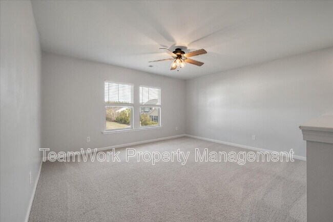 Building Photo - 208 Evergreen Ave
