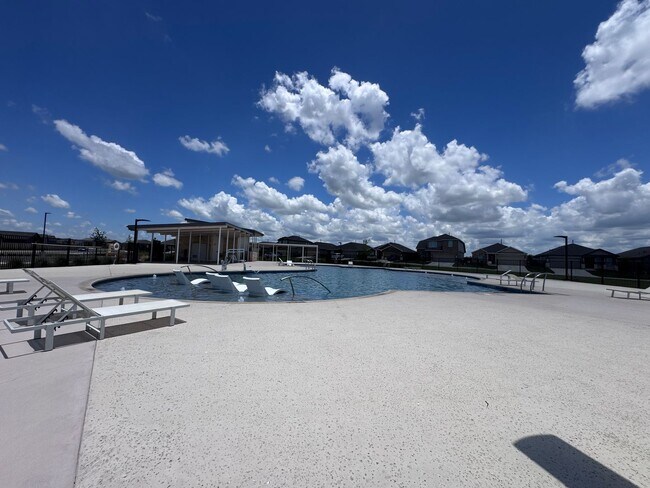 Building Photo - 4bd 2.5 ba in New Braunfels